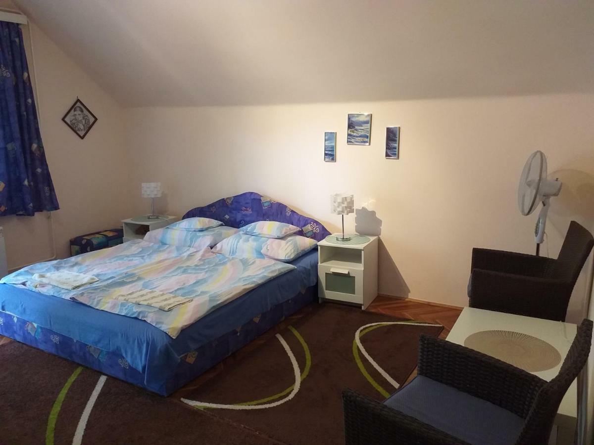 Balaton-Lak Apartmanház Siófok Exteriér fotografie